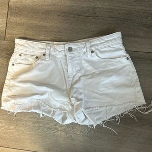 Lucky Brand ‘the cut off’ shorts size 8 in white jean